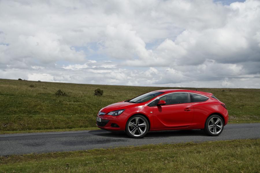  Vauxhall Astra GTC 2012 года  (фото 57 из 62)